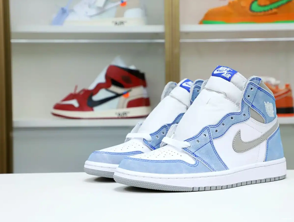 1 HIGH RETRO JORDAN ROYAL' 'HYPER OG AIR 0426